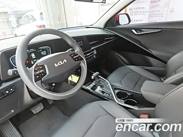 Kia Niro 2022 — Фото 12/20