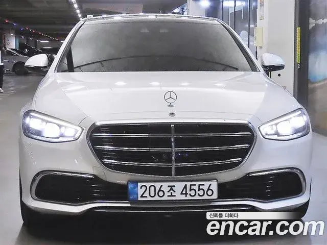 Mercedes-Benz S-Class 2022 — Photo 13/20