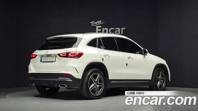 Mercedes-Benz GLA-Class 2020 — Photo 2/20
