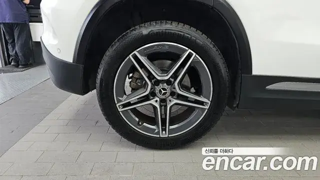Mercedes-Benz GLA-Class 2020 — Photo 5/20