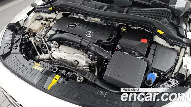 Mercedes-Benz GLA-Class 2020 — Photo 6/20