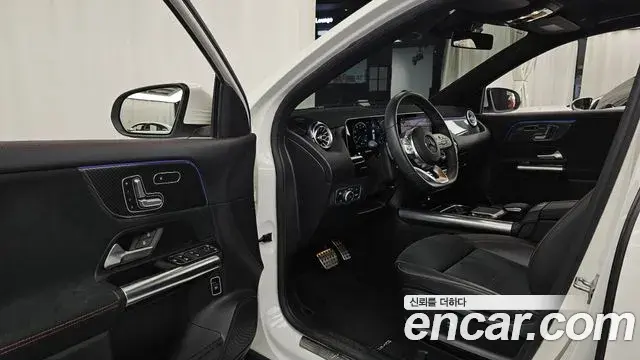 Mercedes-Benz GLA-Class 2020 — Photo 10/20