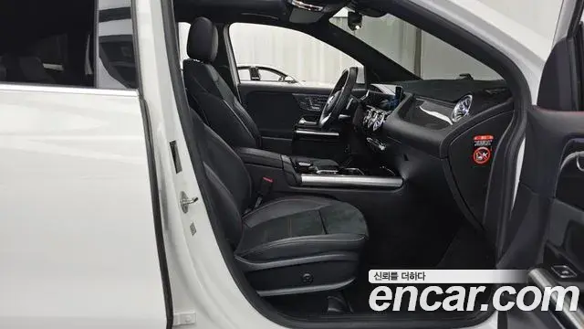 Mercedes-Benz GLA-Class 2020 — Photo 11/20