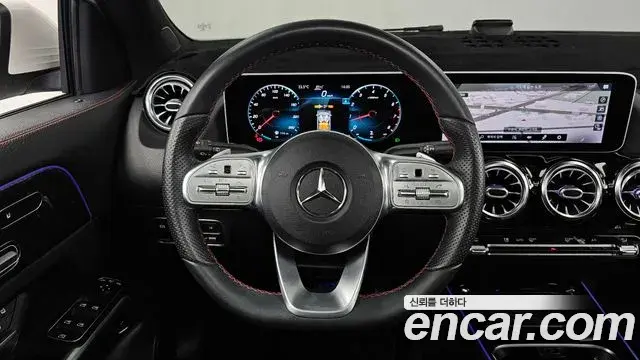 Mercedes-Benz GLA-Class 2020 — Photo 13/20