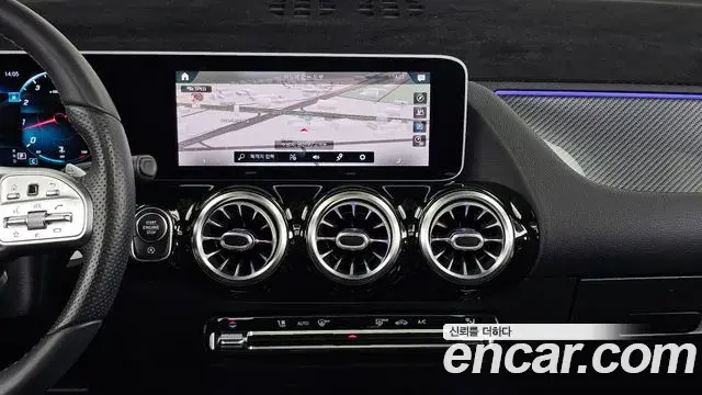 Mercedes-Benz GLA-Class 2020 — Photo 14/20