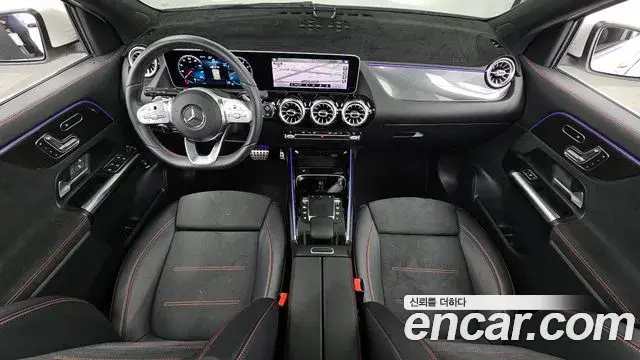 Mercedes-Benz GLA-Class 2020 — Photo 18/20
