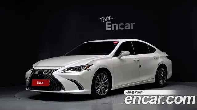 Lexus ES300h 2018 — Şəkil 1/20
