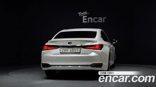 Lexus ES300h 2018 — Şəkil 4/20