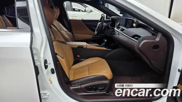 Lexus ES300h 2018 — Şəkil 11/20