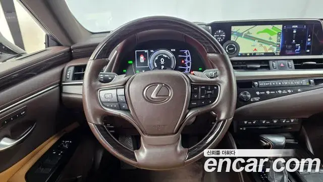 Lexus ES300h 2018 — Şəkil 13/20
