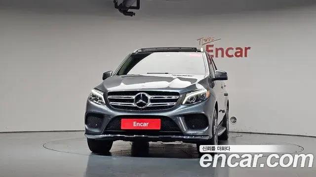 Mercedes-Benz GLE-Class 2018 — Photo 3/20