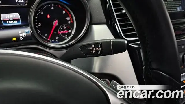 Mercedes-Benz GLE-Class 2018 — Photo 9/20