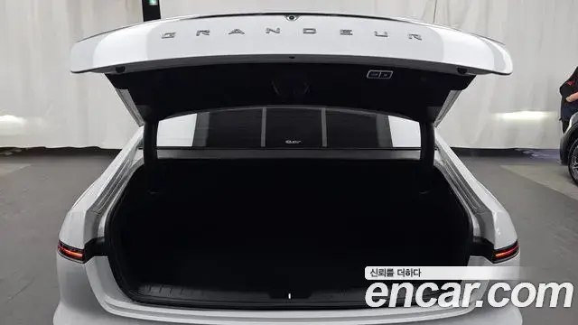 Hyundai Grandeur 2023 — Photo 20/20