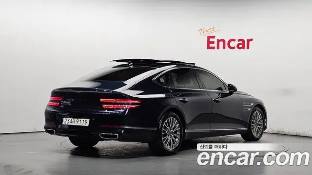 Genesis Electrified G80 2022 — Photo 1/20