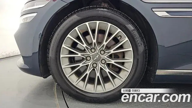 Genesis Electrified G80 2022 — Photo 4/20