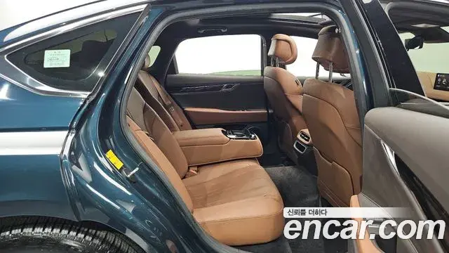 Genesis Electrified G80 2022 — Photo 11/20