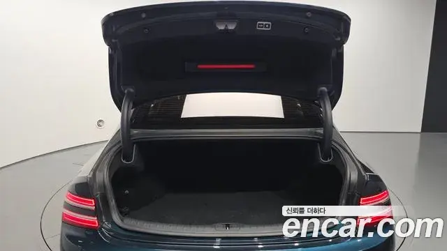 Genesis Electrified G80 2022 — Photo 20/20