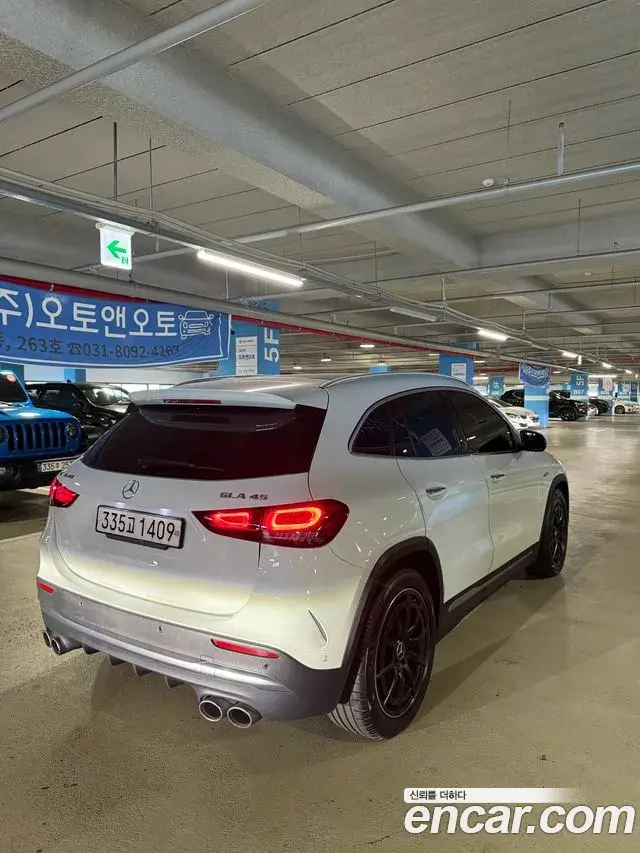Mercedes-Benz GLA-Class 2022 — Photo 2/11