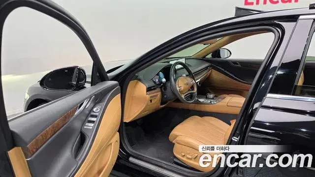 Genesis Electrified G80 2022 — Photo 10/20