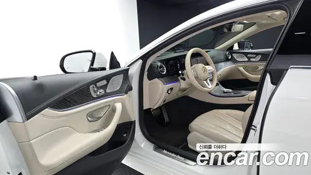 Mercedes-Benz CLS-Class 2021 — Photo 10/20
