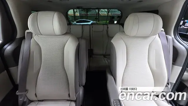 Kia Carnival 2024 — Photo 16/20