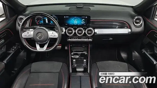 Mercedes-Benz GLB-Class 2021 — Photo 7/20