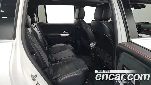 Mercedes-Benz GLB-Class 2021 — Photo 12/20