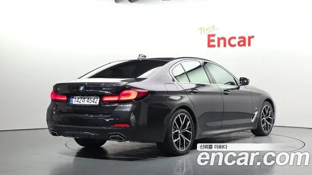 BMW 5 Series 2023 — Photo 2/20