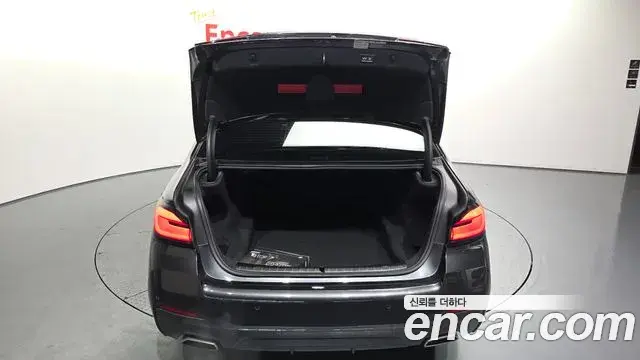 BMW 5 Series 2023 — Photo 20/20