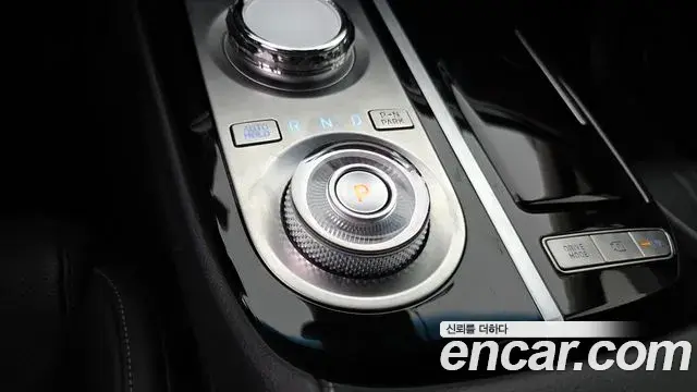 Genesis Electrified G80 2023 — Photo 9/20