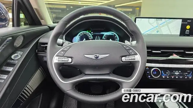 Genesis Electrified G80 2023 — Photo 13/20