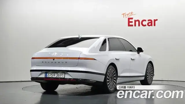 Hyundai Grandeur 2023 — Photo 2/20