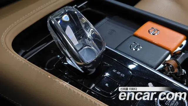 Volvo XC90 2023 — Photo 9/20