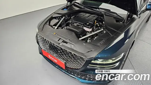 Genesis Electrified G80 2022 — Photo 6/20