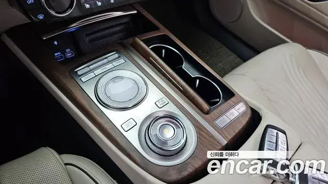 Genesis Electrified G80 2022 — Photo 9/20
