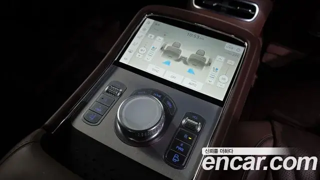 Genesis G90 2023 — Photo 18/20