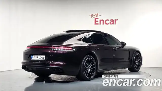Porsche Panamera 2021 — Фото 2/20