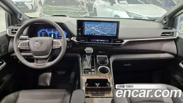 Toyota Sienna 2025 — Photo 6/20