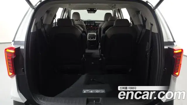 Kia Carnival 2024 — Photo 18/20