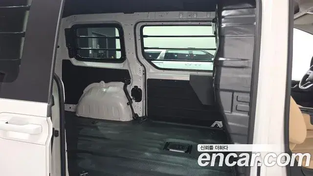 Hyundai Staria 2026 — Photo 11/20