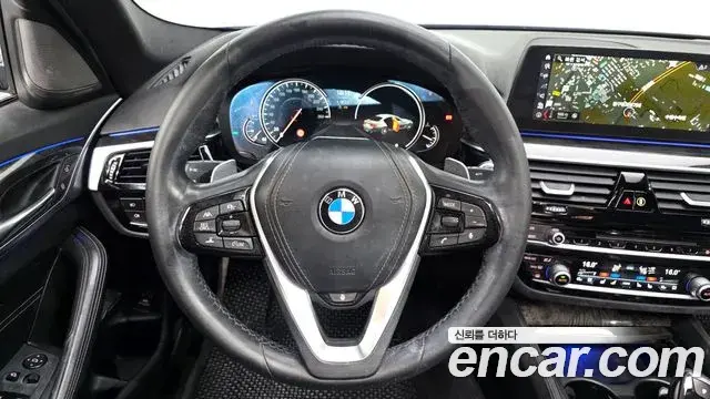 BMW 5 Series 2018 — Photo 14/20