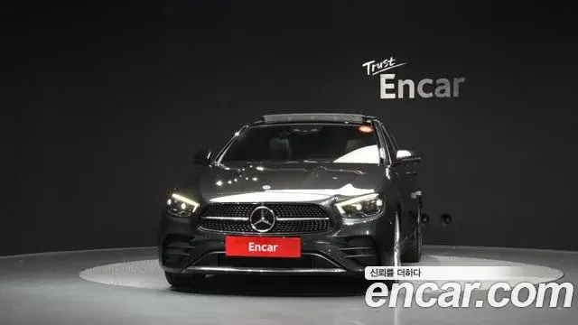 Mercedes-Benz E-Class 2021 — Photo 3/20