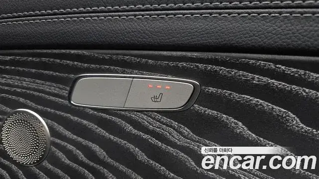 Mercedes-Benz E-Class 2021 — Photo 18/20