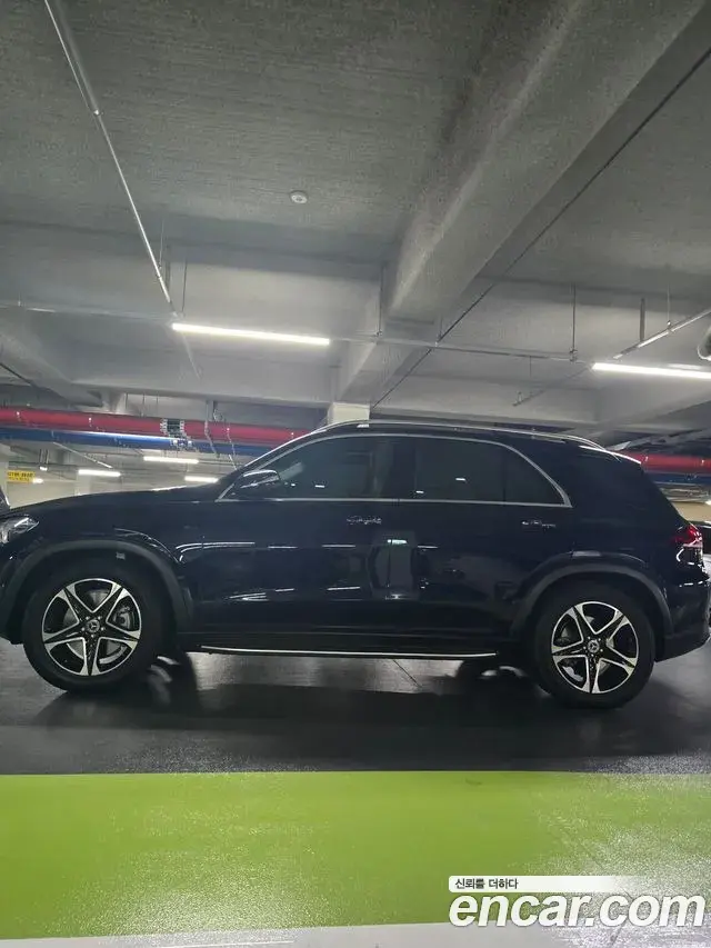 Mercedes-Benz GLE-Class 2021 — Photo 5/10