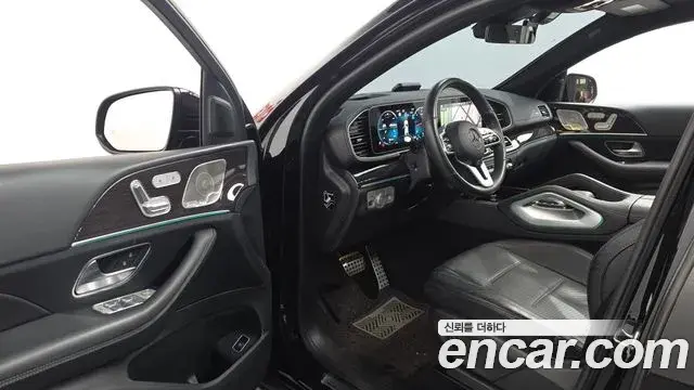 Mercedes-Benz GLE-Class 2022 — Photo 10/20