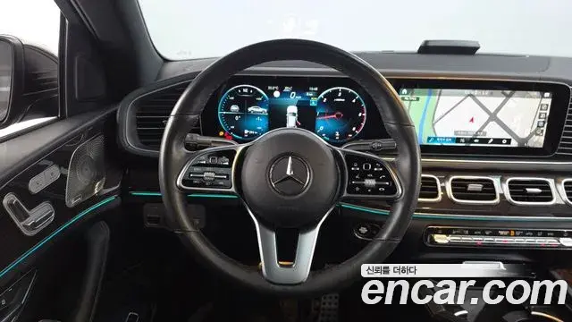 Mercedes-Benz GLE-Class 2022 — Photo 12/20