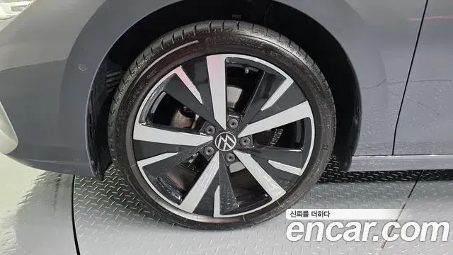 Volkswagen Golf 2025 — ფოტო 5/20