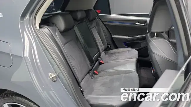 Volkswagen Golf 2025 — ფოტო 11/20