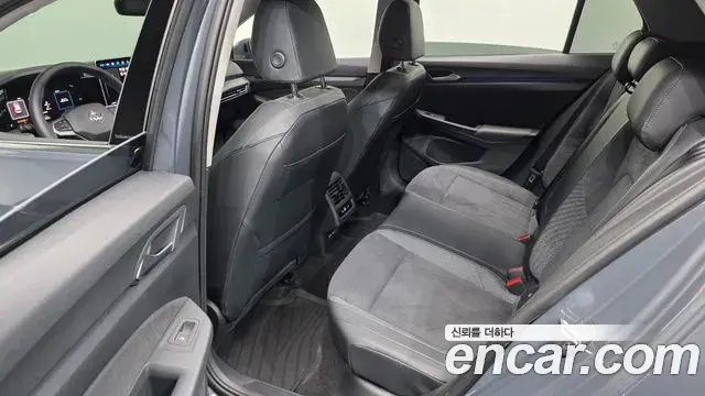 Volkswagen Golf 2025 — ფოტო 12/20