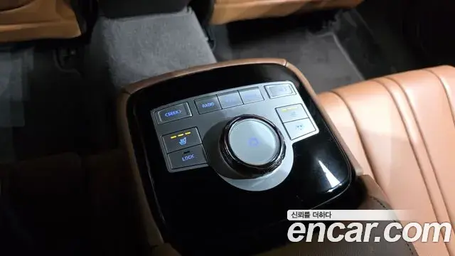 Genesis Electrified G80 2023 — Photo 19/20